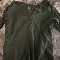 black long-sleeve shirt