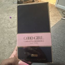 Good Girl Elixir / Prada Paradoxe 