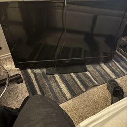 Tv For 30 Bucks Used Works Great And Turns On 