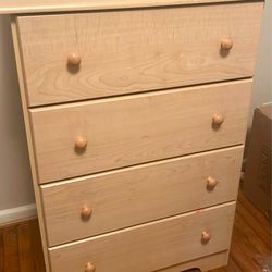 Versatile, Light wood 4 drawer dresser