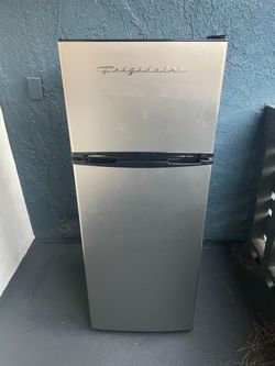 Frigidaire Refrigerator