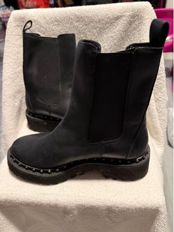 VC black boots