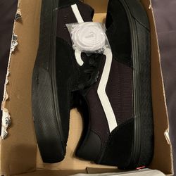 NWB Size 13- Vans Rowan Black White