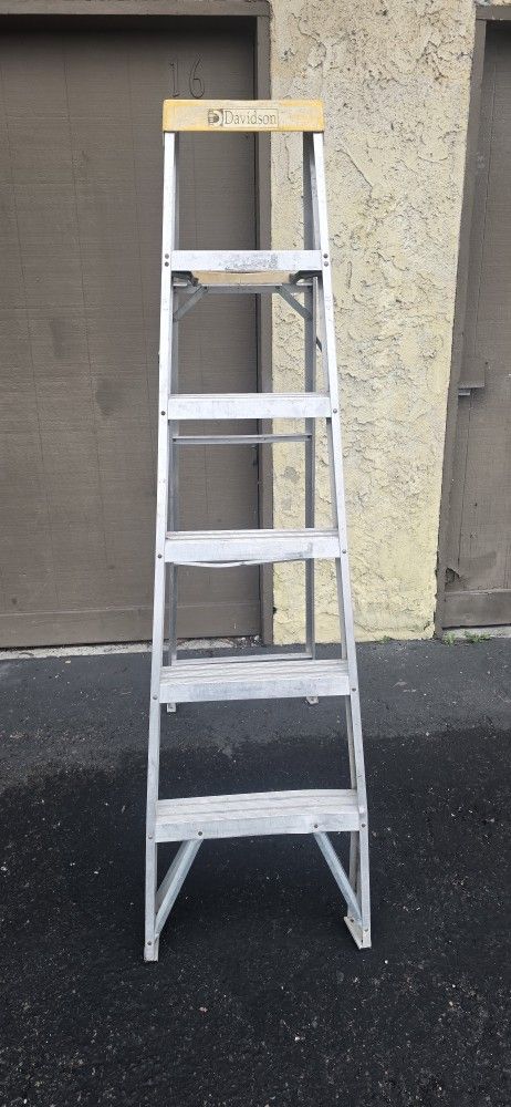 ESCALERA 6 PIES