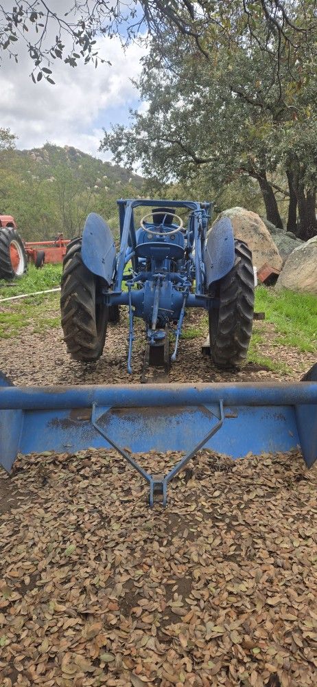 Ford 9N tractor 650$ OBO