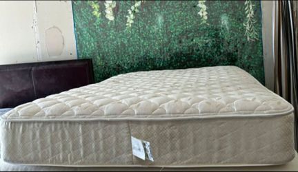 Queen Size Mattress (Colchón Queen Size)