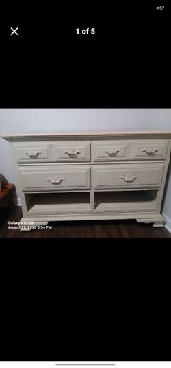 Dresser