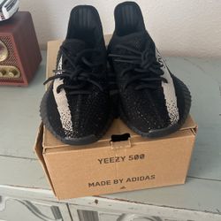 Yeezy Boost 350 V2 Size 8