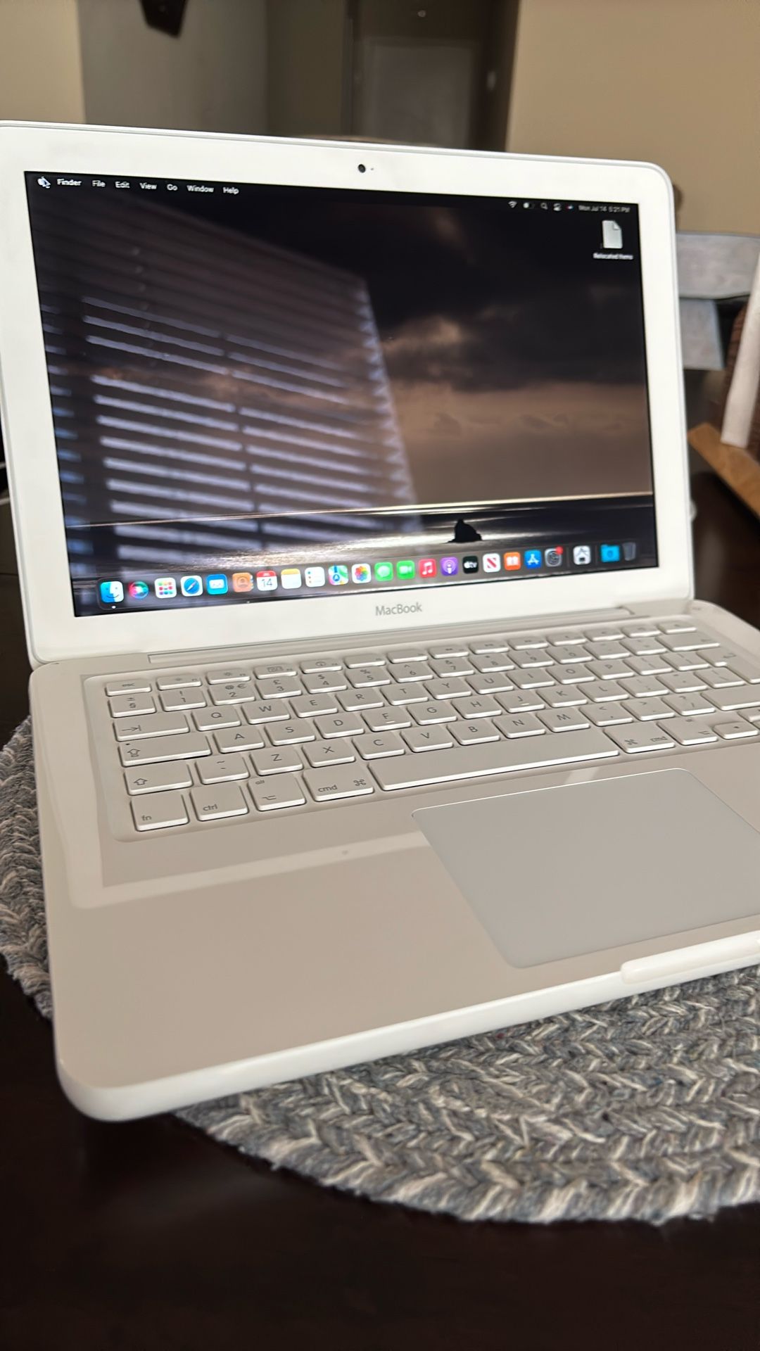 MacBook Mid 2010