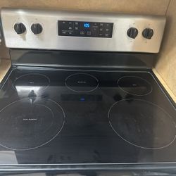 KITCHEN STOVE WHIRLPOOL 