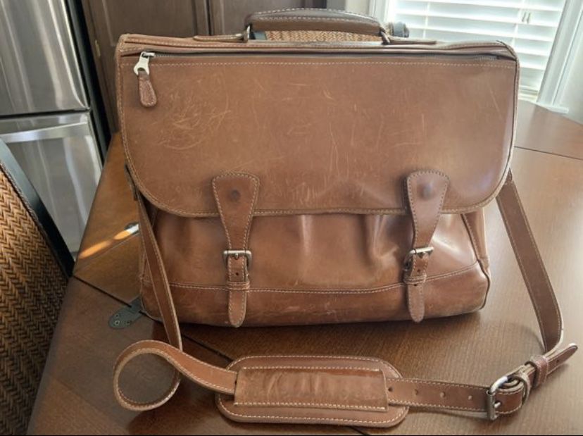 Mulholland leather messenger bag.