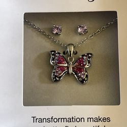 Necklace Earrings Set Purple Butterfly 🦋  Beautiful 