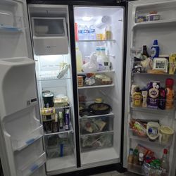 Frigidaire Refrigerator 