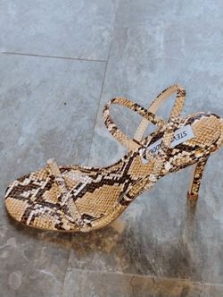 Steve Madden Snake Skin Size 6.5 Heels
