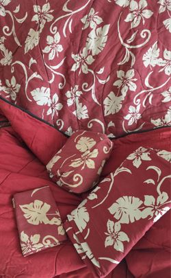Hawaiian Motif Reversible Comforter & Sheet Set XLTwin
