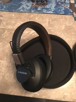Avantree wireless headphones