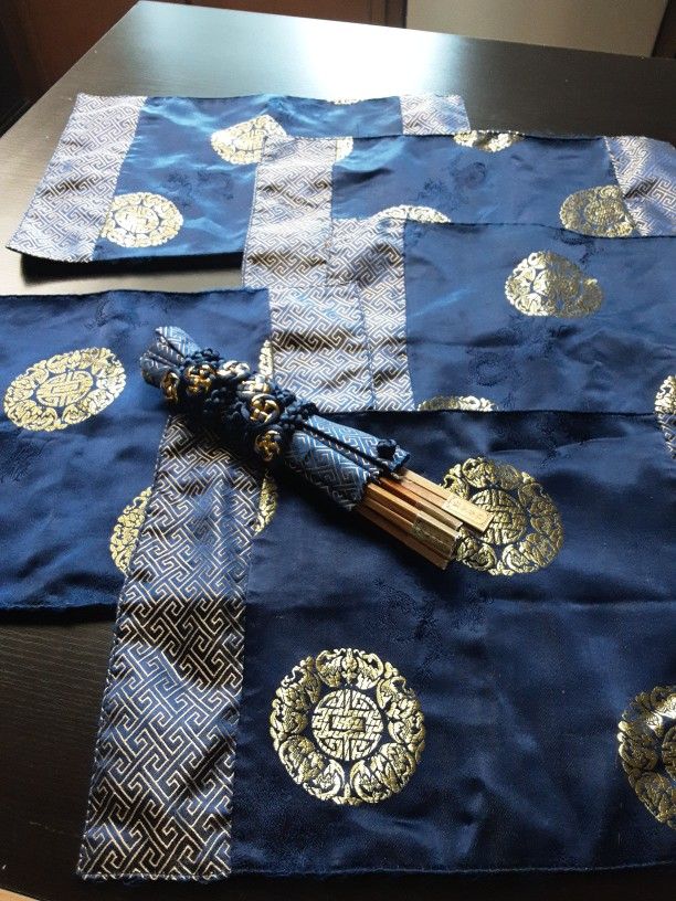 ASIAN SET, PLACE MATS, CHOPSTICKS AND NAPKIN RINGS