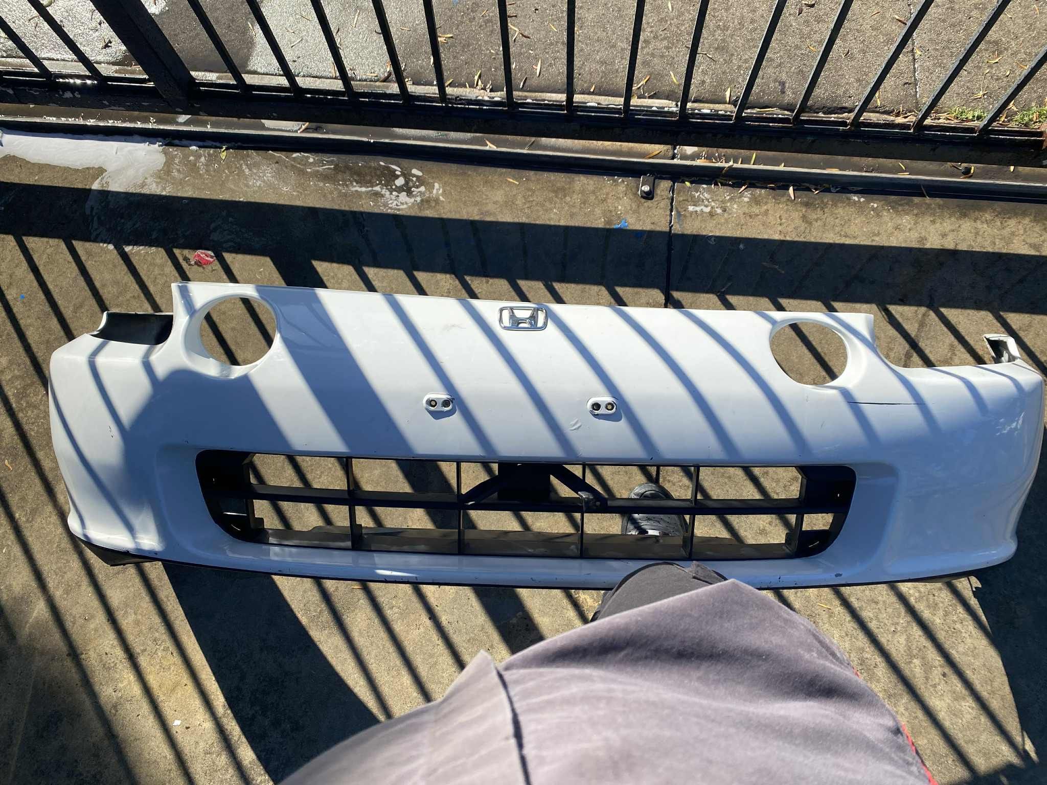 OEM bumper, no fitment issues. OBO Honda Del Sol