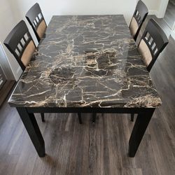 Table & Chairs 