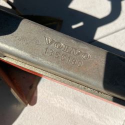  Volvo Floor  Jack 