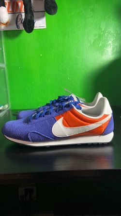 New Nike shoes size: 8.5 men’s