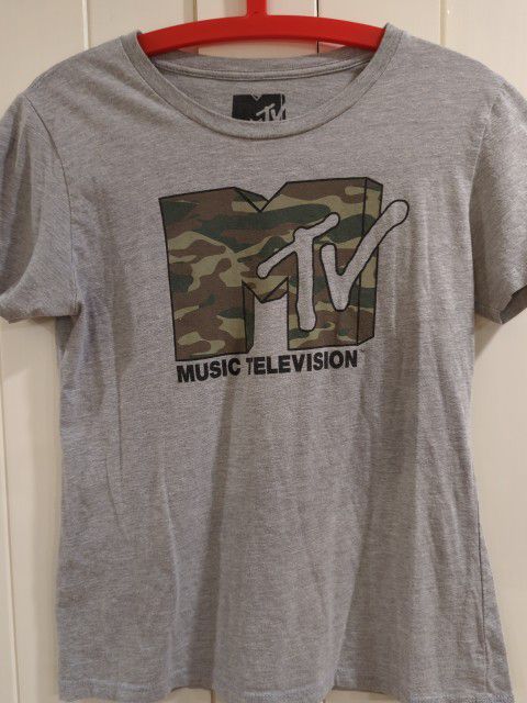 MTV Gray with Camo Logo Shirt Junior Teen Medium