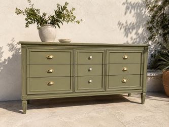 Fernridge Nine Drawer Dresser
