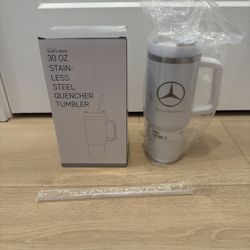 NEW Mercedes Benz 30 oz Stainless Steel Insulated White Iridescent Tumbler Quencher Hot Cold Straw 