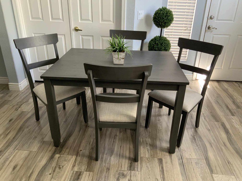 (New) Kitchen Table With Four Matching Chairs..(Check Out My Profile) $300 5pc Set 