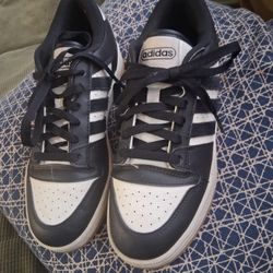 Tenis Adidas, Size 5 (Solo Interesados $20 Cada Par)