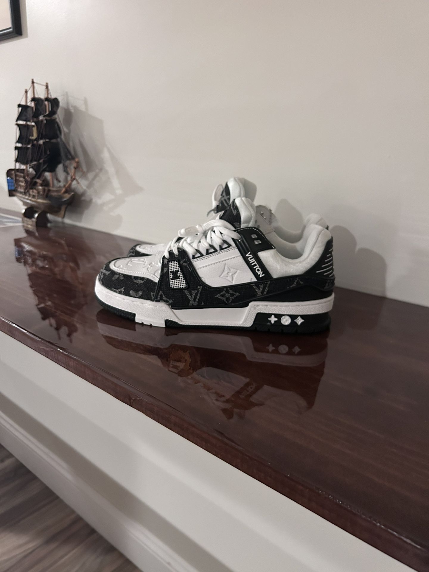 Black And White Louis Vuitton Trainers Size 9 Brand New Never Used