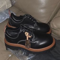 Louis Vuitton LV Remix Derby sz 40 /7 us