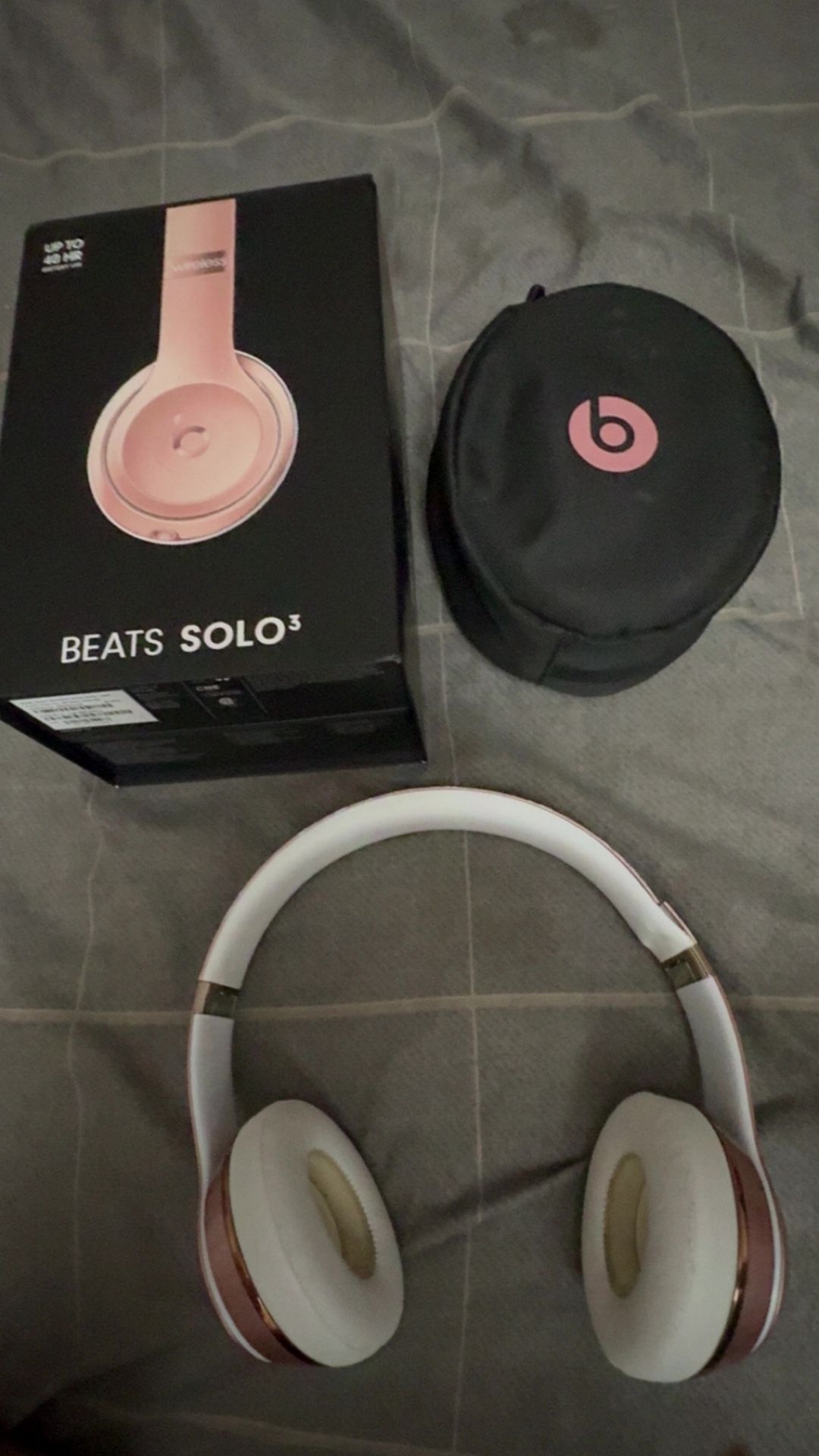 Beats Solo3 (Broken Hinge, Still Works) + Box & Case