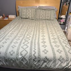 Queen Sized Bed And Furniture For Sale 