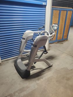 Octane Fitness Zr7 Zero Runner Elliptical Stepper LOCAL DELIVERY AVAILABLE