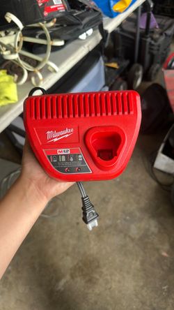 New Milwaukee M12 12-Volt Lithium-Ion Battery Charger