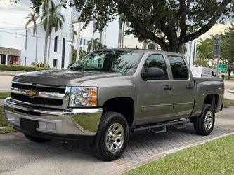 2013 Chevrolet Silverado Crew Cab Pickup Truck
