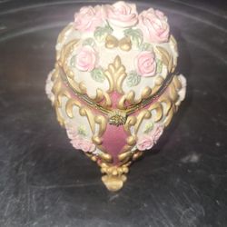 Vintage - Stunning Trinket/Jewelry Box - Floral Design - Heart Shaped Lid