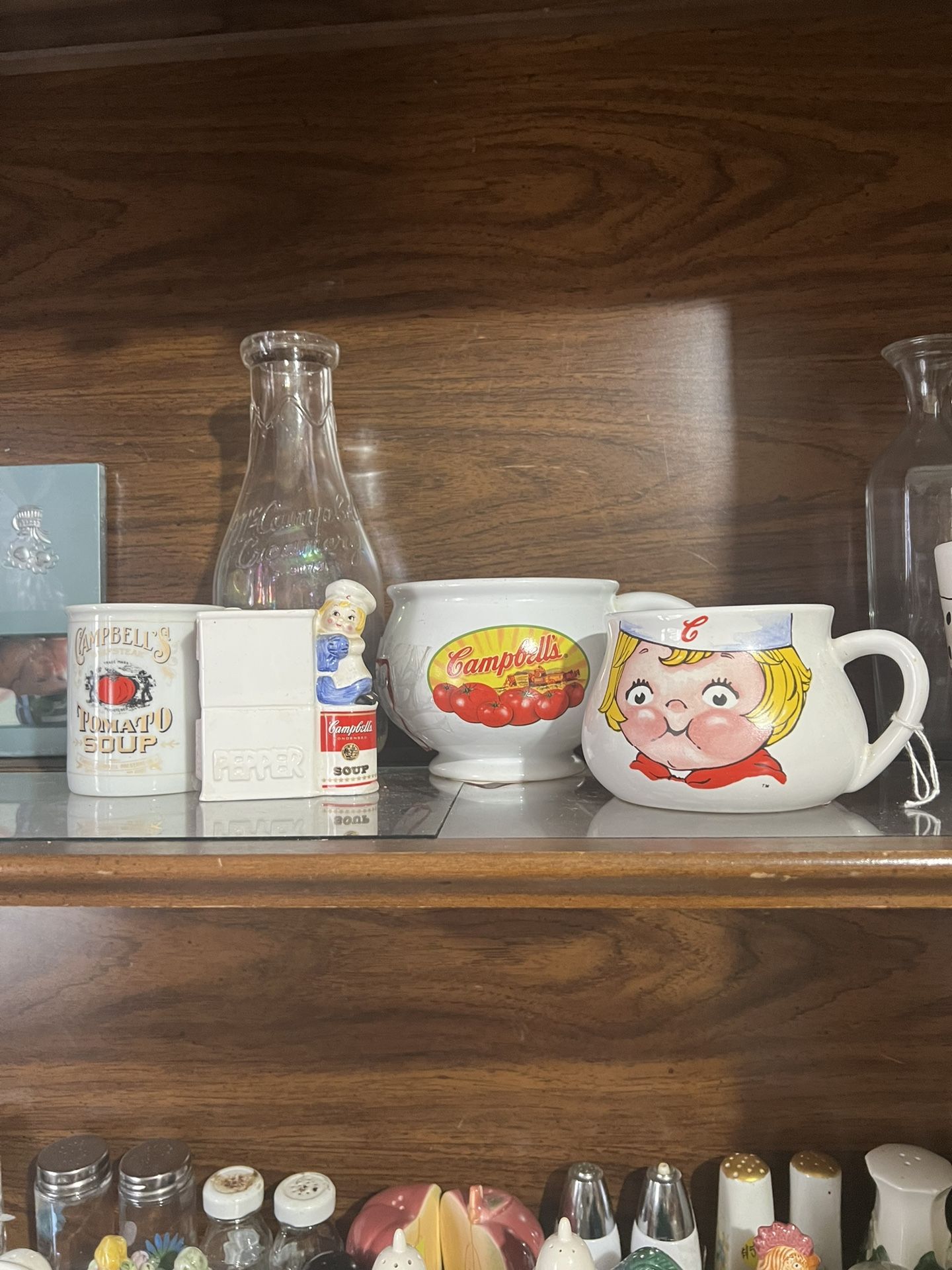 Campbell Soup https://offerup.com/redirect/?o=Q28uY29mZmVl Cup ,soup Bowl,salt Shaker Only 1and Vtg Milk Bottle From Campbell Also 