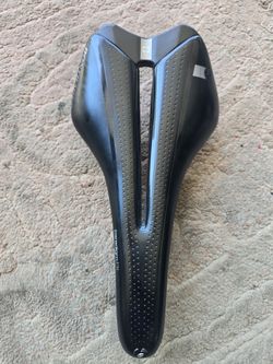 New condition Bontrager Paradigm RL road saddle