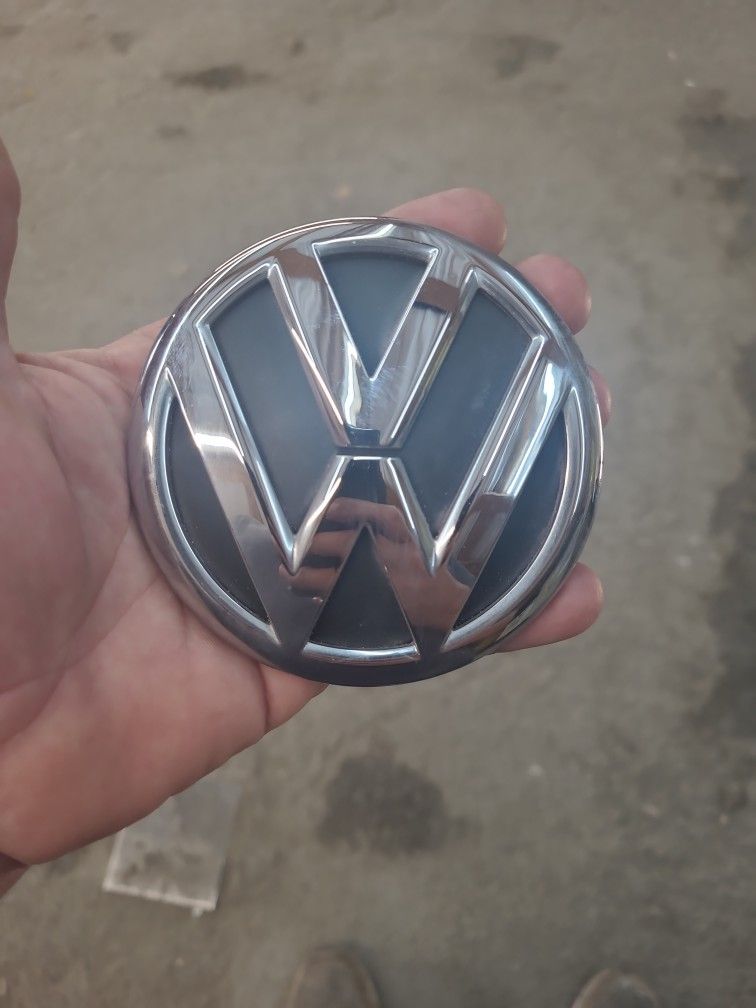 Trunk Emblem For 2012-2015 Passat