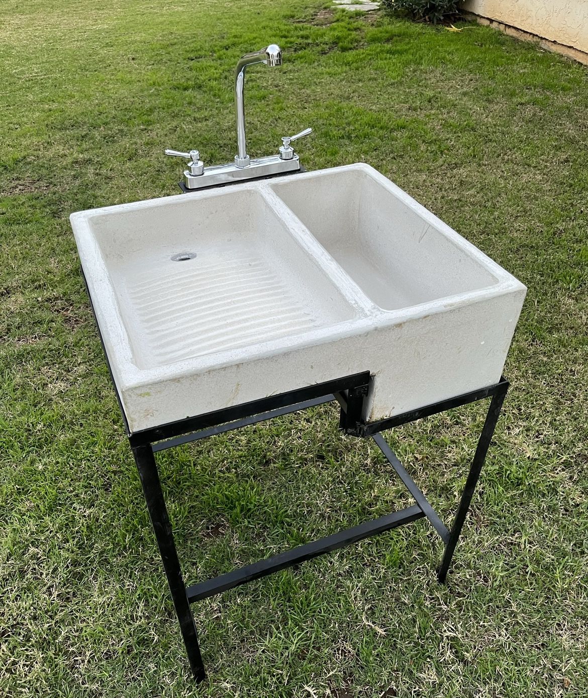 The perfect Utility Sink  Lavadero MEXICANO for Sale in La Mesa