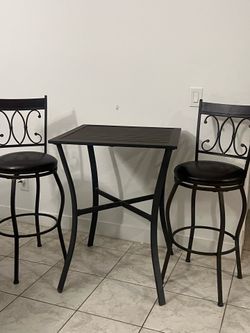 High table / 2 chairs
