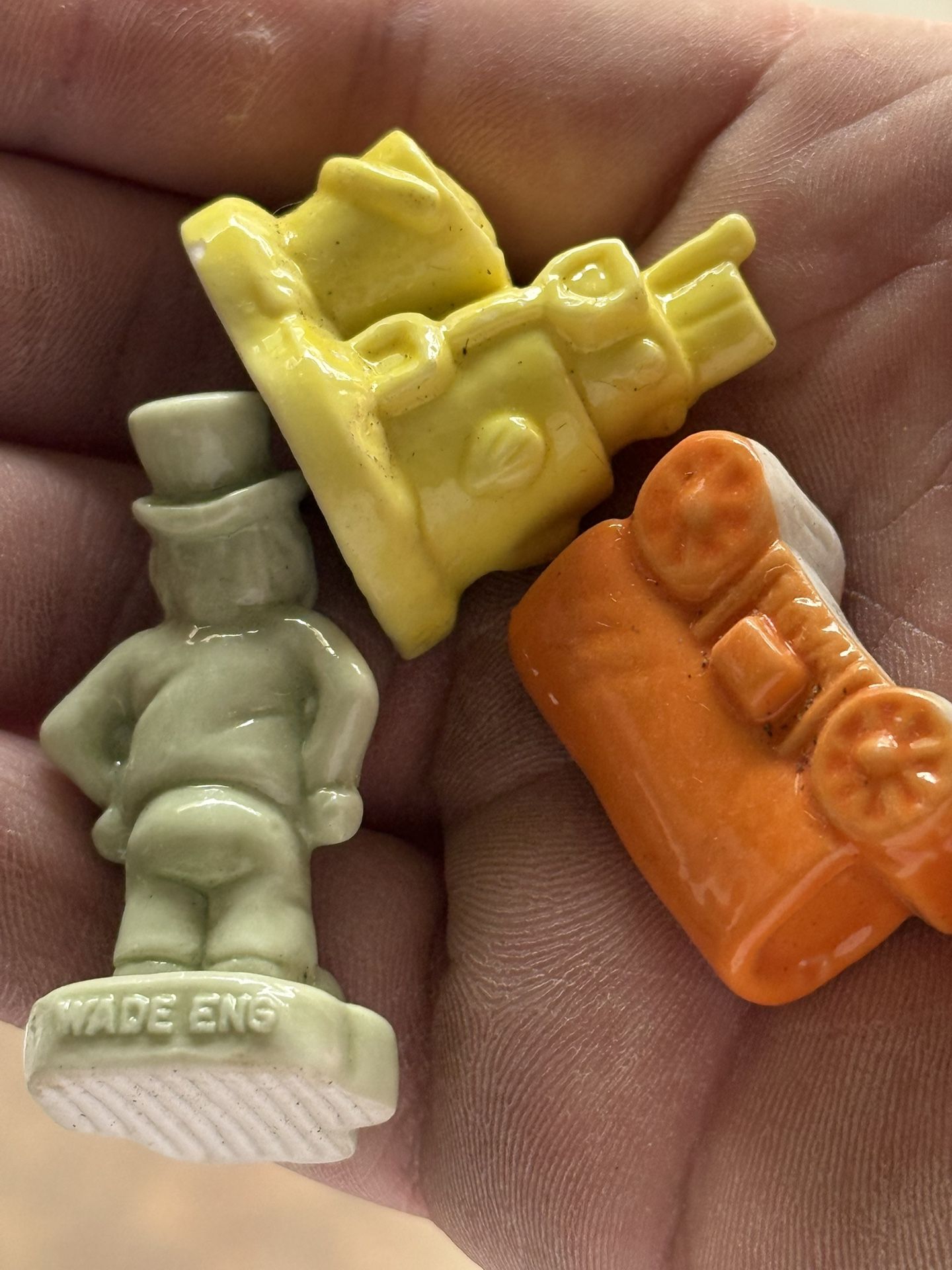 Red rose Tea Figurines 