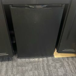 Mini fridge