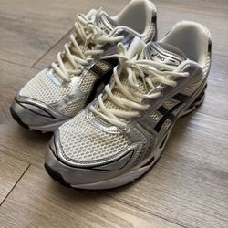 Asics Gel-Kayano 14 Size 10 (Reps)
