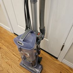 New Cond SHARK VACUUM WIT ATTACHMENT   AMAZING POWER SUCTION. WORKS EXCELLENT  , IN THE BOX 