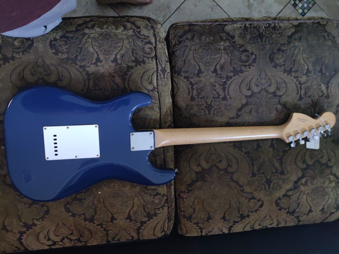 Squier Guitar: Blue