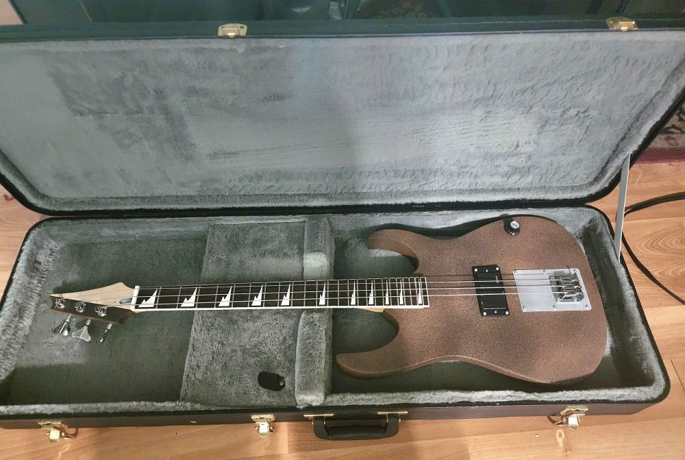 3 String Short Scale Bass Guitar