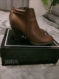 Mia Brown Ankle Boots Size 8
